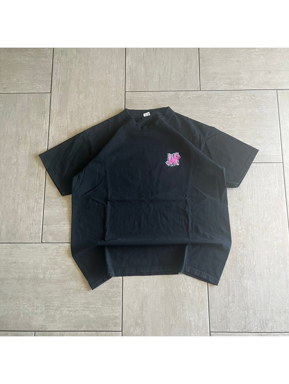 Undefeated Black Graphic Logo T-Shirt XL Casual Streetwear